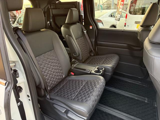 ヴォクシー Ｓ－Ｚ　純正１０型ナビ／前席シートヒーター／バックモニター／レーダークルーズコントロール／クリアランスソナー／純正１７インチアルミ／ＬＥＤヘッドライト（31枚目）