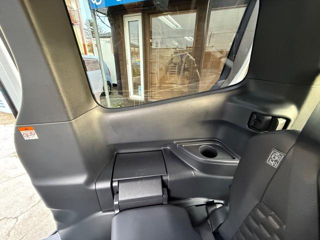 ヴォクシー Ｓ－Ｚ　純正１０型ナビ／前席シートヒーター／バックモニター／レーダークルーズコントロール／クリアランスソナー／純正１７インチアルミ／ＬＥＤヘッドライト（38枚目）