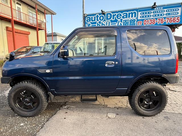 ジムニー ランドベンチャー　４ＷＤ　リフトアップ車　社外バンパー　社外ステップ　キーレスエントリー　電動格納ミラー　ドライブシートヒター　社外グリル　スキットプレート（6枚目）