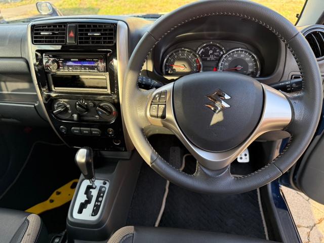 ジムニー ランドベンチャー　４ＷＤ　リフトアップ車　社外バンパー　社外ステップ　キーレスエントリー　電動格納ミラー　ドライブシートヒター　社外グリル　スキットプレート（13枚目）