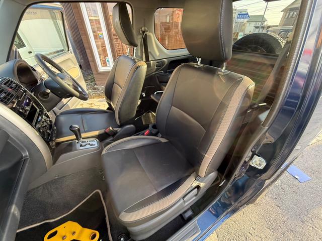 ジムニー ランドベンチャー　４ＷＤ　リフトアップ車　社外バンパー　社外ステップ　キーレスエントリー　電動格納ミラー　ドライブシートヒター　社外グリル　スキットプレート（23枚目）