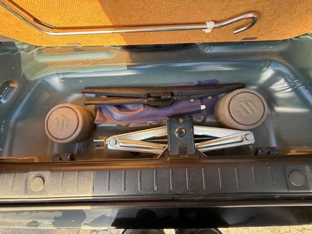 ジムニー ランドベンチャー　４ＷＤ　リフトアップ車　社外バンパー　社外ステップ　キーレスエントリー　電動格納ミラー　ドライブシートヒター　社外グリル　スキットプレート（26枚目）