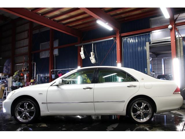 ロイヤルサルーンi-Four Sパッケージ4WDx4灯HID(6枚目)