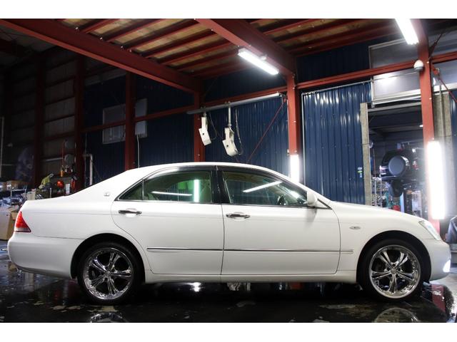 ロイヤルサルーンi-Four Sパッケージ4WDx4灯HID(10枚目)
