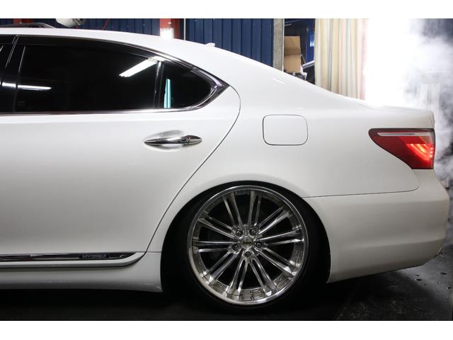 LS600hバージョンSIパッケージ4WDクレンツェ21AW 社外サスコン HDDナビ CD DVDチェンジャー フルセグTV バックカメラ スマートキー ETC USB ミュージックサーバー ブルートゥース パワートランク エアシート ステアリングヒーター(30枚目)
