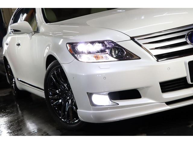 LS600hバージョンSIパッケージ4WDxエアロx19AW メーカーHDDナビ/6連DVDチェンジャー/フルセグTV/バックモニター/ミュージックサーバー/スマートキー/ビルトインETC/ブルートゥース/ミラーヒーター/タイミングチェーン/フルリアサンシェード(11枚目)