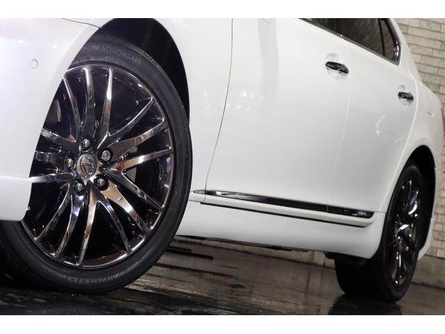 LS600hバージョンSIパッケージ4WDxエアロx19AW メーカーHDDナビ/6連DVDチェンジャー/フルセグTV/バックモニター/ミュージックサーバー/スマートキー/ビルトインETC/ブルートゥース/ミラーヒーター/タイミングチェーン/フルリアサンシェード(34枚目)