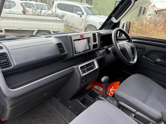 ハイゼットトラック ジャンボ 3方開・4WD・社外ナビ・フルセグTV・ETC・キーレス・夏&冬タイヤ(15枚目)