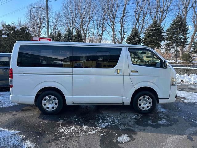 ハイエースバン スーパーGL ダークプライム 4WD ETC バックカメラ ナビ TV 両側スライドドア オートライト スマートキー AT CD ミュージックプレイヤー接続可 Bluetooth ABS エアコン パワーウィンドウ(4枚目)