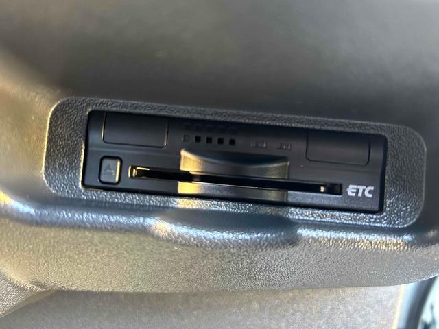 ハイエースバン スーパーGL ダークプライム 4WD ETC バックカメラ ナビ TV 両側スライドドア オートライト スマートキー AT CD ミュージックプレイヤー接続可 Bluetooth ABS エアコン パワーウィンドウ(27枚目)