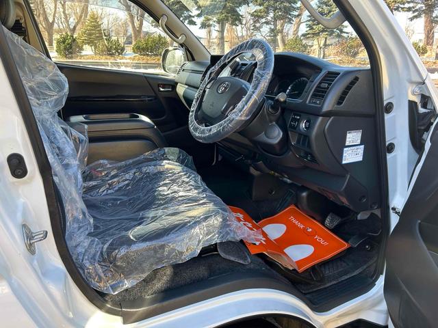 ハイエースバン スーパーGL ダークプライム 4WD ETC バックカメラ ナビ TV 両側スライドドア オートライト スマートキー AT CD ミュージックプレイヤー接続可 Bluetooth ABS エアコン パワーウィンドウ(29枚目)