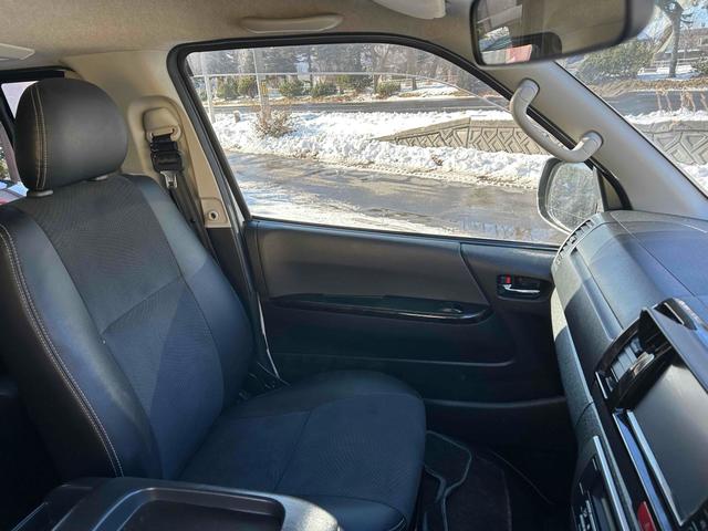 ハイエースバン スーパーGL ダークプライム 4WD ETC バックカメラ ナビ TV 両側スライドドア オートライト スマートキー AT CD ミュージックプレイヤー接続可 Bluetooth ABS エアコン パワーウィンドウ(31枚目)