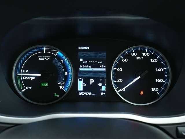 エクリプスクロスＰＨＥＶ Ｐ　テールゲートスポイラー　ドライブレコーダー　ＥＴＣ　スマホ連携８インチナビ　マルチアラウンドモニター　夏冬タイヤセット付　トノカバー　１５００Ｗ給電（14枚目）