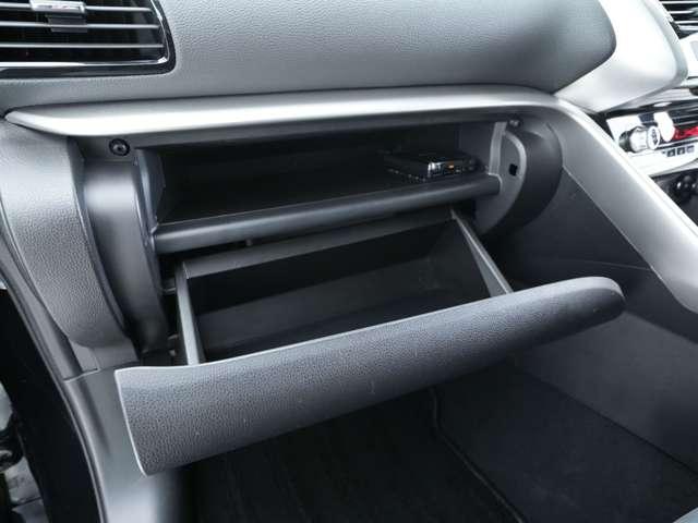 エクリプスクロスＰＨＥＶ Ｐ　テールゲートスポイラー　ドライブレコーダー　ＥＴＣ　スマホ連携８インチナビ　マルチアラウンドモニター　夏冬タイヤセット付　トノカバー　１５００Ｗ給電（29枚目）