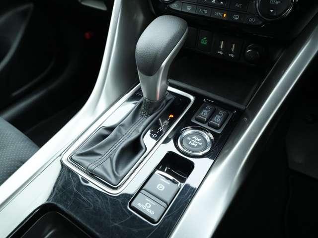 エクリプスクロス ブラックエディション マルチアラウンドモニター 純正ブラックアルミ 純正8インチスマホ連携ナビ 電動サンルーフ&ルーフレール ヘッドアップディスプレイ(15枚目)