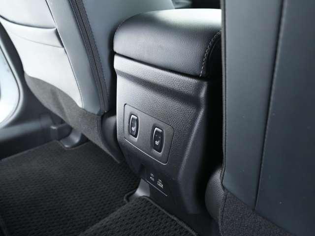 エクリプスクロス ブラックエディション マルチアラウンドモニター 純正ブラックアルミ 純正8インチスマホ連携ナビ 電動サンルーフ&ルーフレール ヘッドアップディスプレイ(24枚目)