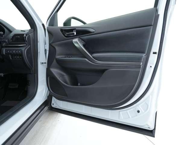 エクリプスクロス ブラックエディション マルチアラウンドモニター 純正ブラックアルミ 純正8インチスマホ連携ナビ 電動サンルーフ&ルーフレール ヘッドアップディスプレイ(25枚目)