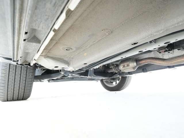 エクリプスクロス ブラックエディション マルチアラウンドモニター 純正ブラックアルミ 純正8インチスマホ連携ナビ 電動サンルーフ&ルーフレール ヘッドアップディスプレイ(28枚目)