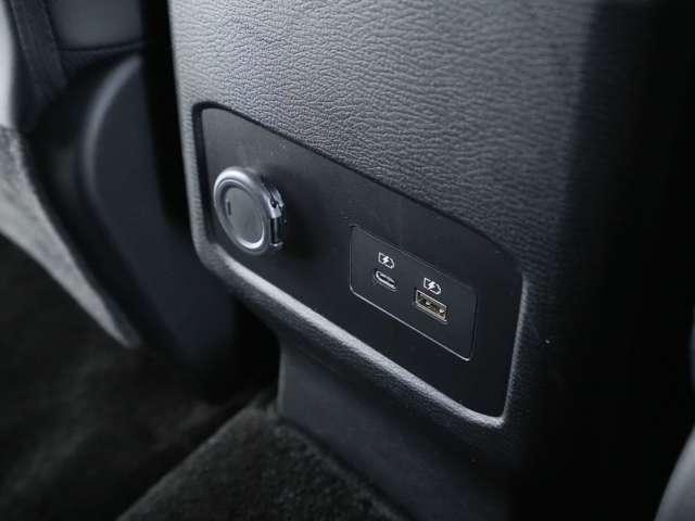 トライトン ＧＳＲ　純正スマホ連携ナビ　マルチアラウンドモニター　ルーフレール　マイパイロット　電動シート　シートヒーター　ドアハンドルプロテクター（32枚目）