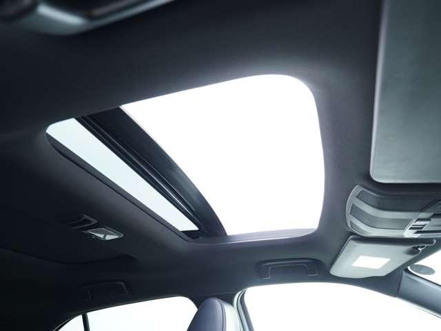 エクリプスクロス ブラックエディション 純正スマホ連携8インチナビ マルチアラウンドモニター 電動サンルーフ ルーフレール 電動リアゲート ヘッドアップディスプレイ ハーフレザーシート(5枚目)