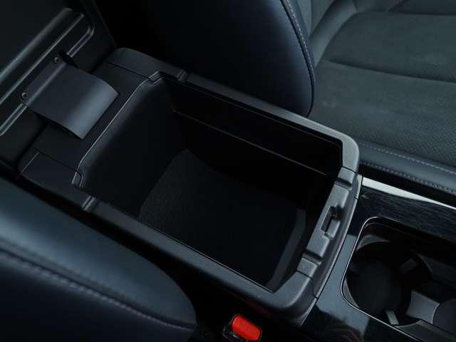 エクリプスクロス ブラックエディション 純正スマホ連携8インチナビ マルチアラウンドモニター 電動サンルーフ ルーフレール 電動リアゲート ヘッドアップディスプレイ ハーフレザーシート(25枚目)