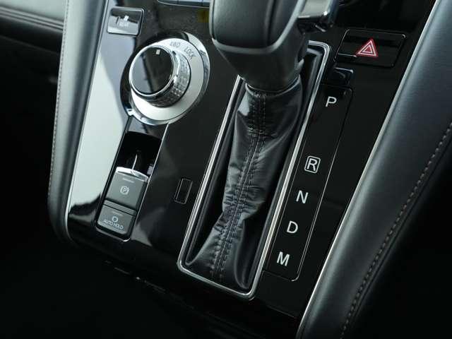 デリカD:5 ジャスパー 純正10.1型ナビ 両側電動スライドドア 電動サイドステップ シートヒーター ドライブレコーダー ETC ブラインドスポットモニター 専用ダーククローム調アルミホイール 専用グリル(アイガーグレー)(29枚目)