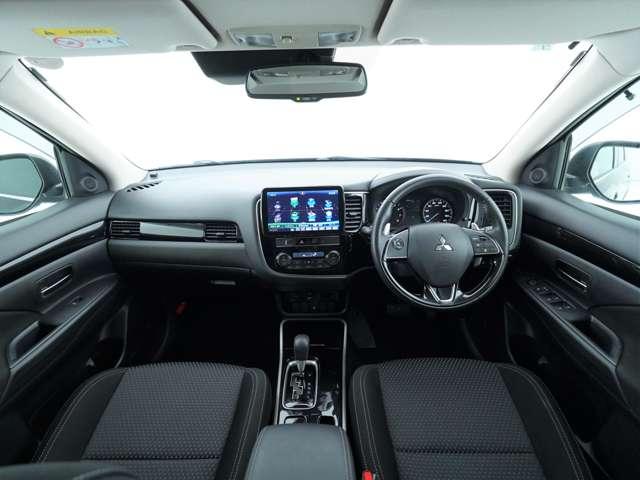 アウトランダー 24G 9V型フローティングナビ マルチアラウンドモニター 純正エンジンスターター 電動リアゲート ハンドルヒーター パドルシフト 防錆塗装歴有 ワンオーナー LEDヘッドライト オートマチックハイビーム(6枚目)