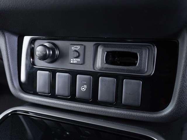 アウトランダー ２４Ｇ　９Ｖ型フローティングナビ　マルチアラウンドモニター　純正エンジンスターター　電動リアゲート　ハンドルヒーター　パドルシフト　防錆塗装歴有　ワンオーナー　ＬＥＤヘッドライト　オートマチックハイビーム（14枚目）