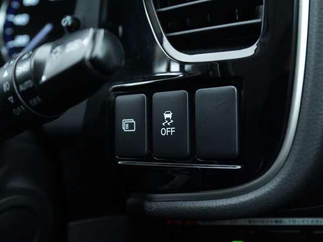 アウトランダー ２４Ｇ　９Ｖ型フローティングナビ　マルチアラウンドモニター　純正エンジンスターター　電動リアゲート　ハンドルヒーター　パドルシフト　防錆塗装歴有　ワンオーナー　ＬＥＤヘッドライト　オートマチックハイビーム（23枚目）