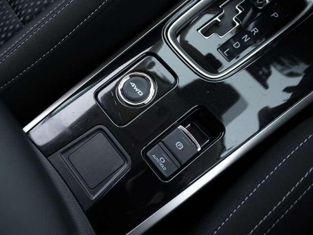 アウトランダー ２４Ｇ　９Ｖ型フローティングナビ　マルチアラウンドモニター　純正エンジンスターター　電動リアゲート　ハンドルヒーター　パドルシフト　防錆塗装歴有　ワンオーナー　ＬＥＤヘッドライト　オートマチックハイビーム（26枚目）