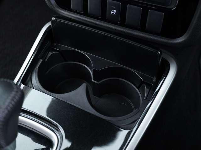 アウトランダー ２４Ｇ　９Ｖ型フローティングナビ　マルチアラウンドモニター　純正エンジンスターター　電動リアゲート　ハンドルヒーター　パドルシフト　防錆塗装歴有　ワンオーナー　ＬＥＤヘッドライト　オートマチックハイビーム（28枚目）