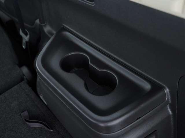 アウトランダー ２４Ｇ　９Ｖ型フローティングナビ　マルチアラウンドモニター　純正エンジンスターター　電動リアゲート　ハンドルヒーター　パドルシフト　防錆塗装歴有　ワンオーナー　ＬＥＤヘッドライト　オートマチックハイビーム（30枚目）