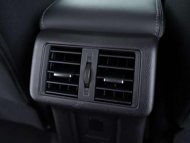 アウトランダー ２４Ｇ　９Ｖ型フローティングナビ　マルチアラウンドモニター　純正エンジンスターター　電動リアゲート　ハンドルヒーター　パドルシフト　防錆塗装歴有　ワンオーナー　ＬＥＤヘッドライト　オートマチックハイビーム（32枚目）