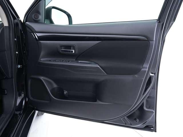 アウトランダー ２４Ｇ　９Ｖ型フローティングナビ　マルチアラウンドモニター　純正エンジンスターター　電動リアゲート　ハンドルヒーター　パドルシフト　防錆塗装歴有　ワンオーナー　ＬＥＤヘッドライト　オートマチックハイビーム（36枚目）