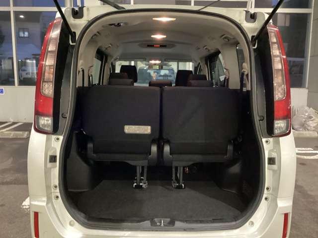 ノア Ｘ　ディライトプラス　ナビ　両側電動スライドドア　寒冷地　横滑り防止装置　アイドリングストップ　フロントデアイサー　ＥＴＣ（5枚目）
