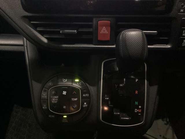 ノア Ｘ　ディライトプラス　ナビ　両側電動スライドドア　寒冷地　横滑り防止装置　アイドリングストップ　フロントデアイサー　ＥＴＣ（10枚目）