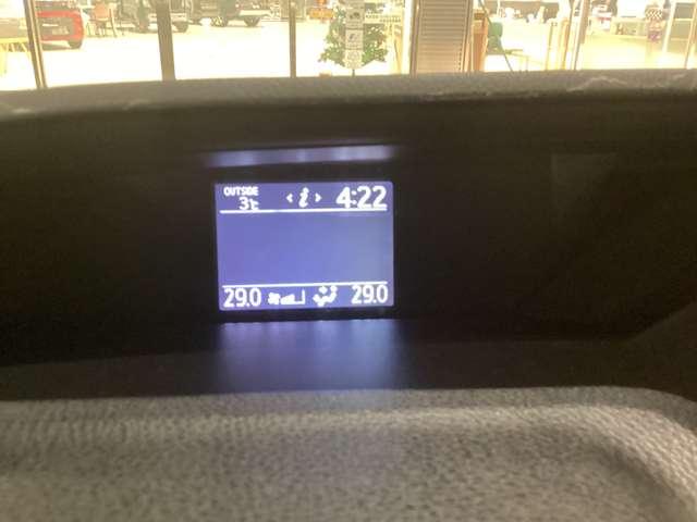 ノア Ｘ　ディライトプラス　ナビ　両側電動スライドドア　寒冷地　横滑り防止装置　アイドリングストップ　フロントデアイサー　ＥＴＣ（12枚目）