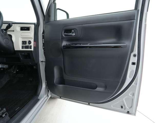 ムーヴキャンバス Xブラックインテリアリミテッド SAIII ナビ マルチアラウンドモニター ETC ベンチシート 両側電動スライドドア オートマチックハイビーム スマートキー オートライト(31枚目)