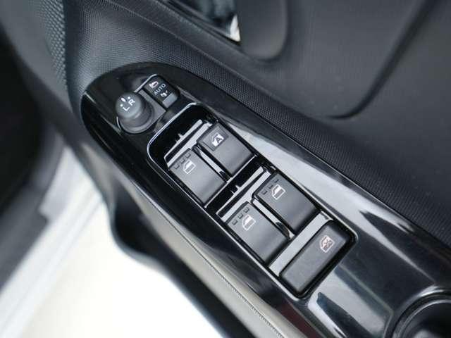 ムーヴキャンバス Xブラックインテリアリミテッド SAIII ナビ マルチアラウンドモニター ETC ベンチシート 両側電動スライドドア オートマチックハイビーム スマートキー オートライト(32枚目)