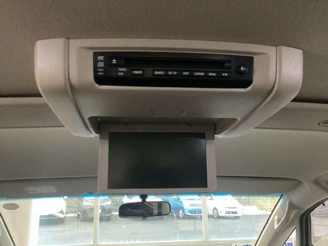 デリカＤ：５ シャモニー　ナビ　後席モニター　電動シート　クルーズコントロール　パドルシフト　助手席側電動スライドドア　ＥＴＣ（4枚目）