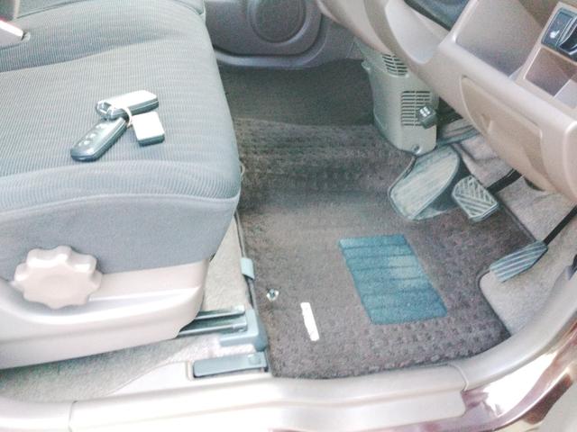 モコ Ｅ　ＦＯＵＲ　ショコラティエ　寒冷地仕様　スマートキー　シートヒーター　エンジンスターター　純正ＣＤコンポ　ベンチシート　アルミホイール（29枚目）