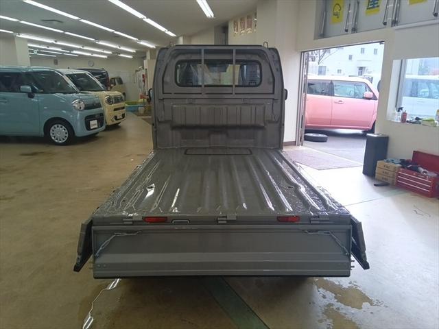 キャリイトラック ＫＣエアコン・パワステ　４ＷＤ　届出済未使用車　衝突軽減ブレーキ　キーレス　アイドリングストップ　誤発進抑制装置　横滑り防止装置　ＰＷ　ＡＢＳ　Ｗエアバッグ　障害物センサー　レーンキープアシスト（11枚目）