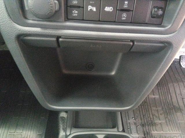 キャリイトラック ＫＣエアコン・パワステ　４ＷＤ　届出済未使用車　衝突軽減ブレーキ　キーレス　アイドリングストップ　誤発進抑制装置　横滑り防止装置　ＰＷ　ＡＢＳ　Ｗエアバッグ　障害物センサー　レーンキープアシスト（20枚目）