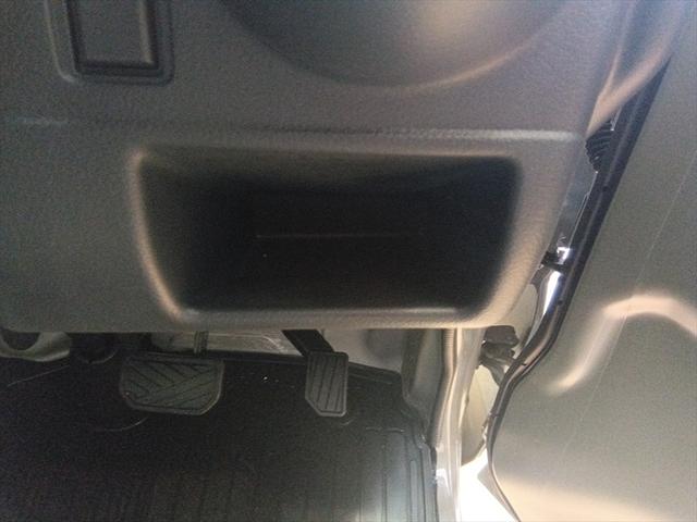 キャリイトラック ＫＣエアコン・パワステ　４ＷＤ　届出済未使用車　衝突軽減ブレーキ　キーレス　アイドリングストップ　誤発進抑制装置　横滑り防止装置　ＰＷ　ＡＢＳ　Ｗエアバッグ　障害物センサー　レーンキープアシスト（21枚目）