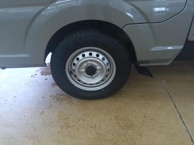 キャリイトラック ＫＣエアコン・パワステ　４ＷＤ　届出済未使用車　衝突軽減ブレーキ　キーレス　アイドリングストップ　誤発進抑制装置　横滑り防止装置　ＰＷ　ＡＢＳ　Ｗエアバッグ　障害物センサー　レーンキープアシスト（27枚目）