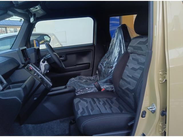 タフト Ｇターボ　クロムベンチャー　届出済未使用車　衝突軽減ブレーキ　シートヒーター　ＬＥＤヘッドライト　スマートキー　プッシュスタート　純正アルミホイール　誤発進抑制　横滑り防止　Ｗ・サイド・カーテンエアバック　アイドリングストップ（9枚目）