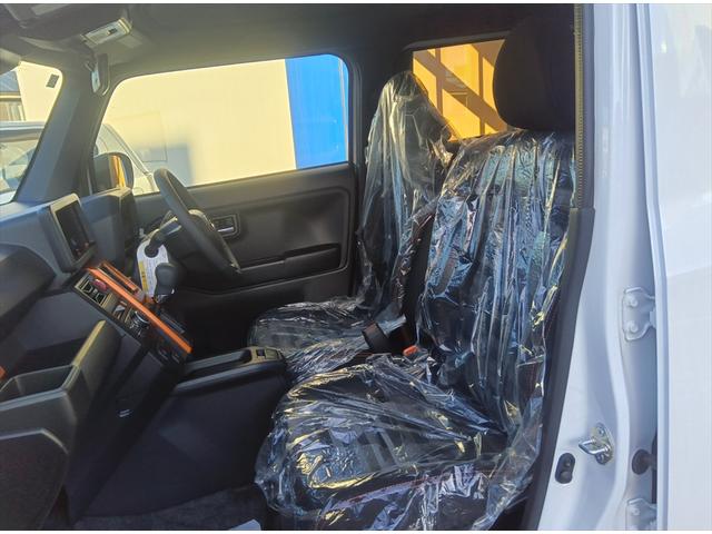 タフト Ｇターボ　届出済未使用車　衝突軽減ブレーキ　シートヒーター　誤発進抑制装置　横滑り防止装置　ＬＥＤヘッドライト　純正アルミホイール　スマートキー　プッシュスタート　Ｗ・サイド・カーテンエアバック（9枚目）