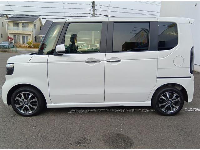 Ｎ－ＢＯＸカスタム ベースグレード　届出済未使用車　衝突軽減ブレーキ　バックカメラ　片側パワースライドドア　シートヒーター　誤発進抑制　横滑り防止　スマートキー　プッシュスタート　ＬＥヘッドライト　アイドリングストップ　純正アルミ（9枚目）