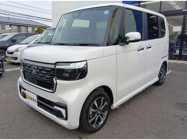 Ｎ－ＢＯＸカスタム ベースグレード　届出済未使用車　衝突軽減ブレーキ　バックカメラ　片側パワースライドドア　シートヒーター　誤発進抑制　横滑り防止　スマートキー　プッシュスタート　ＬＥヘッドライト　アイドリングストップ　純正アルミ（10枚目）