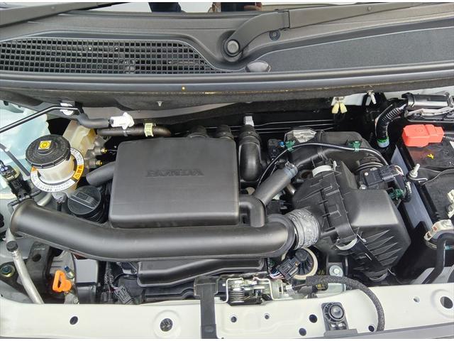 Ｎ－ＢＯＸカスタム ベースグレード　届出済未使用車　衝突軽減ブレーキ　バックカメラ　片側パワースライドドア　シートヒーター　誤発進抑制　横滑り防止　スマートキー　プッシュスタート　ＬＥヘッドライト　アイドリングストップ　純正アルミ（11枚目）